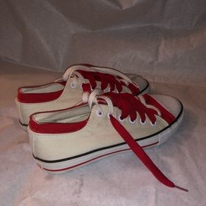 Red and White Low-Top Converse Shoes EUC